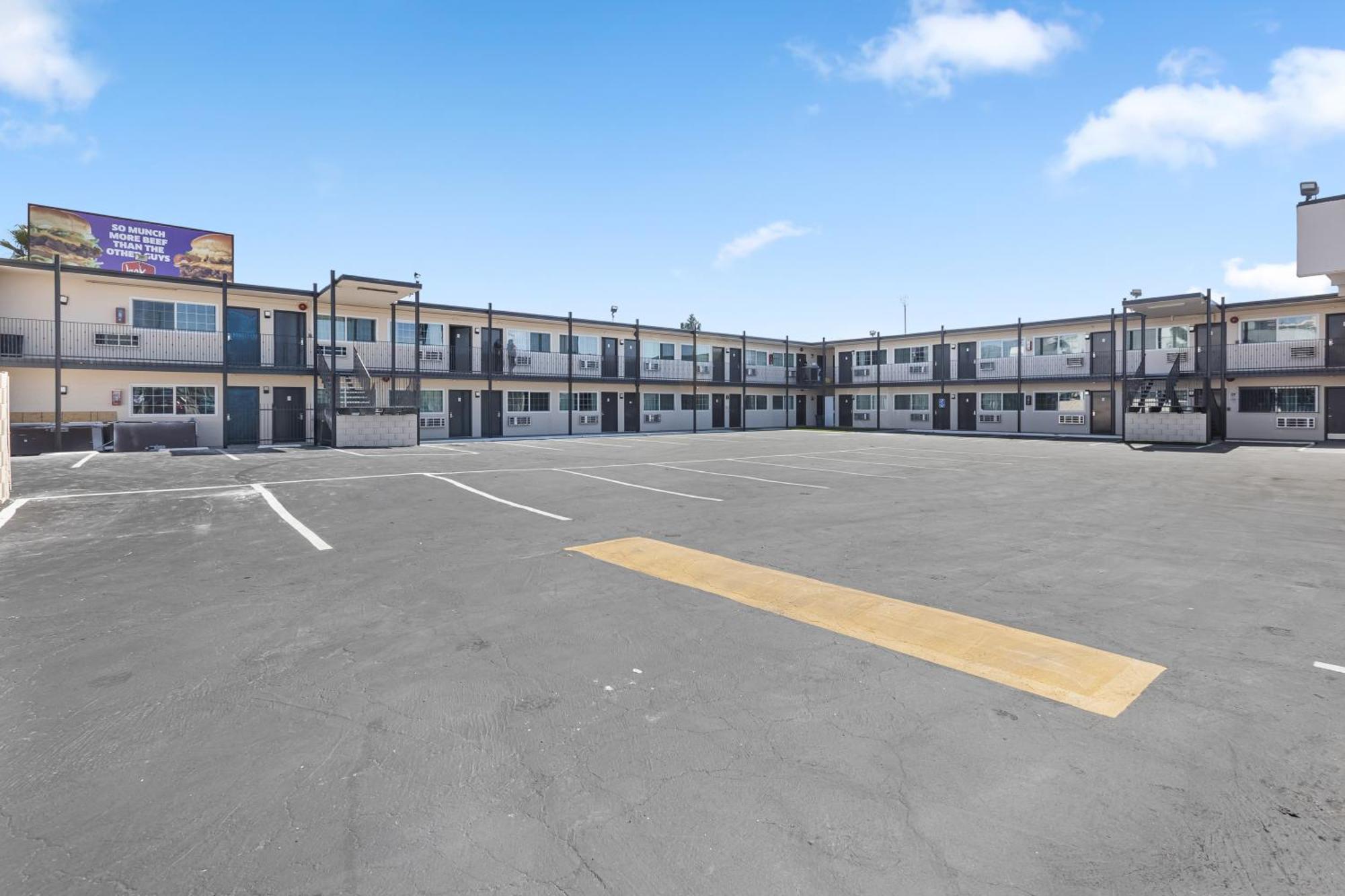 סן ברנרדינו Inland Inn & Suites מראה חיצוני תמונה